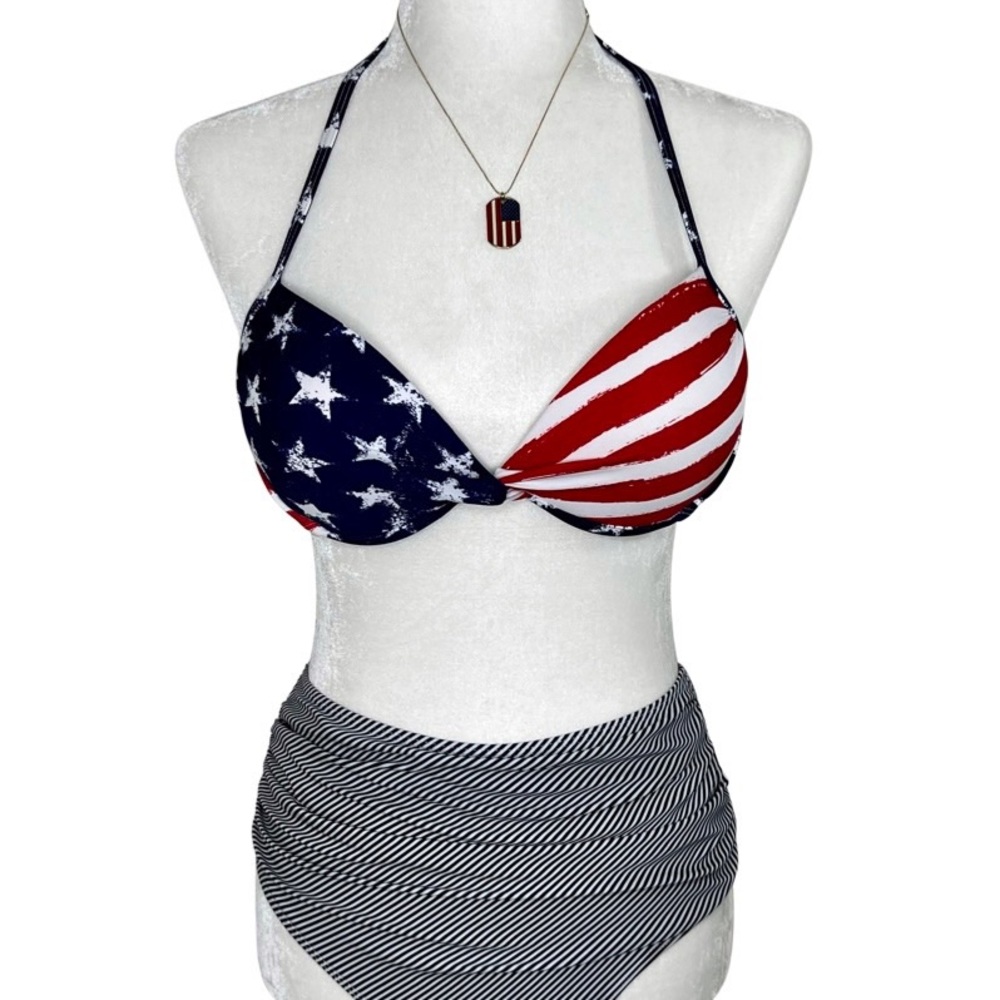 ❌SOLD❌ Xhilaration Stars & Stripes Underwire Bikini Top, Red White Blue, L - Picture 1 of 17